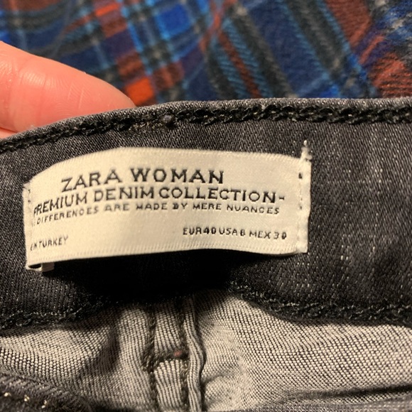 Zara distressed denim with splatter design - Picture 4 of 4